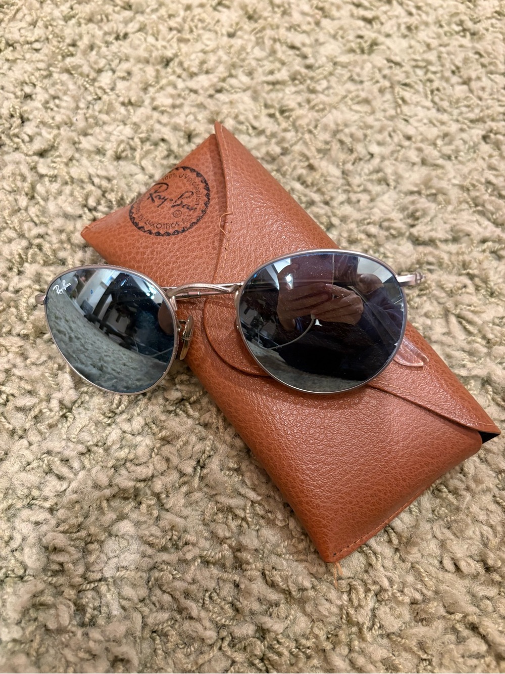 Women's Ray Ban Round Silver Mirror Lens Sunglasses